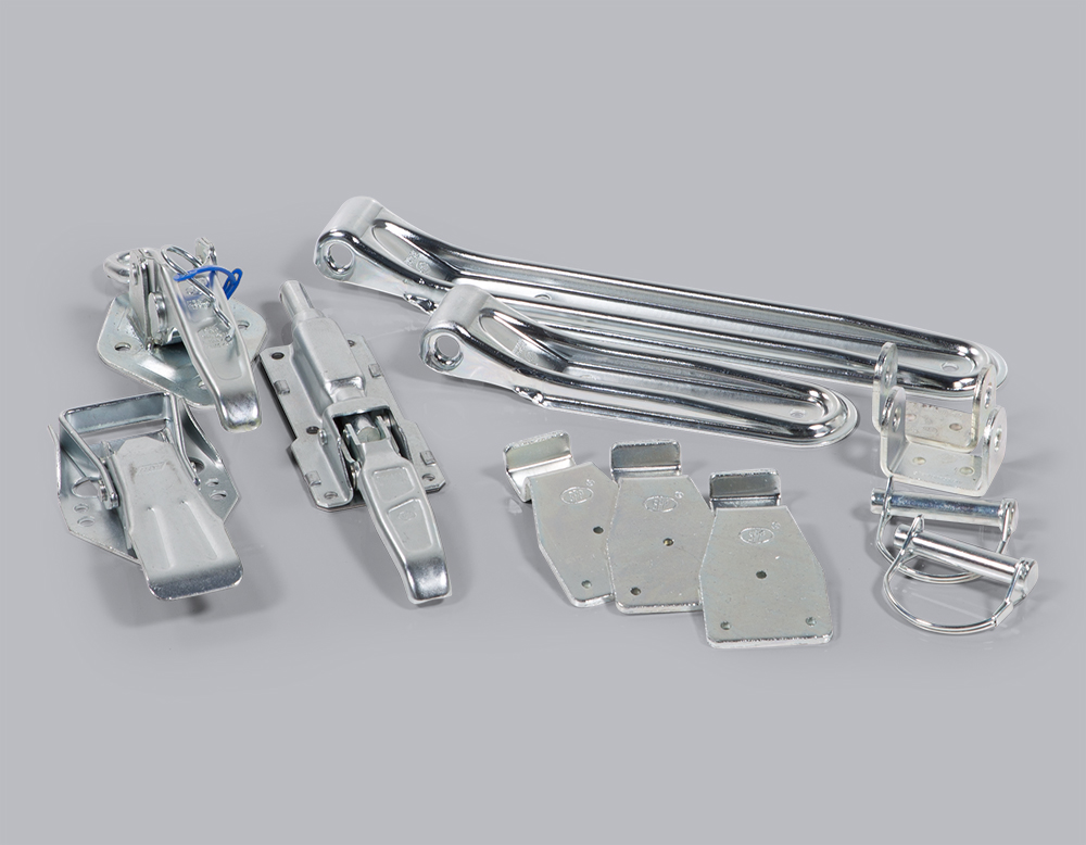 Петлі та засувки